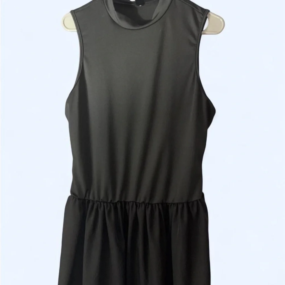 Sleeveless Black A-Line Dress - Picture 3 of 3